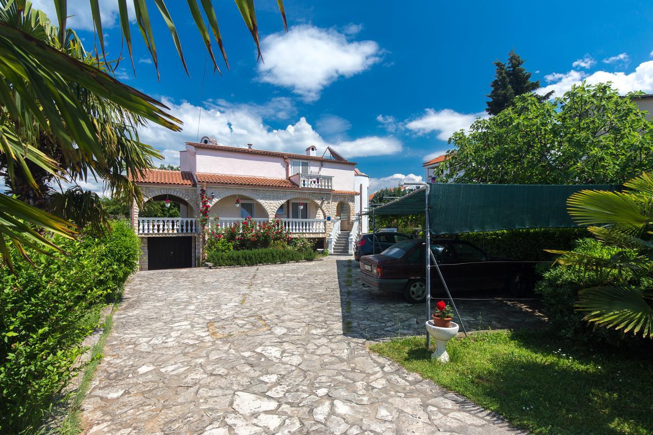 Apartments Pavic Malinska Luaran gambar
