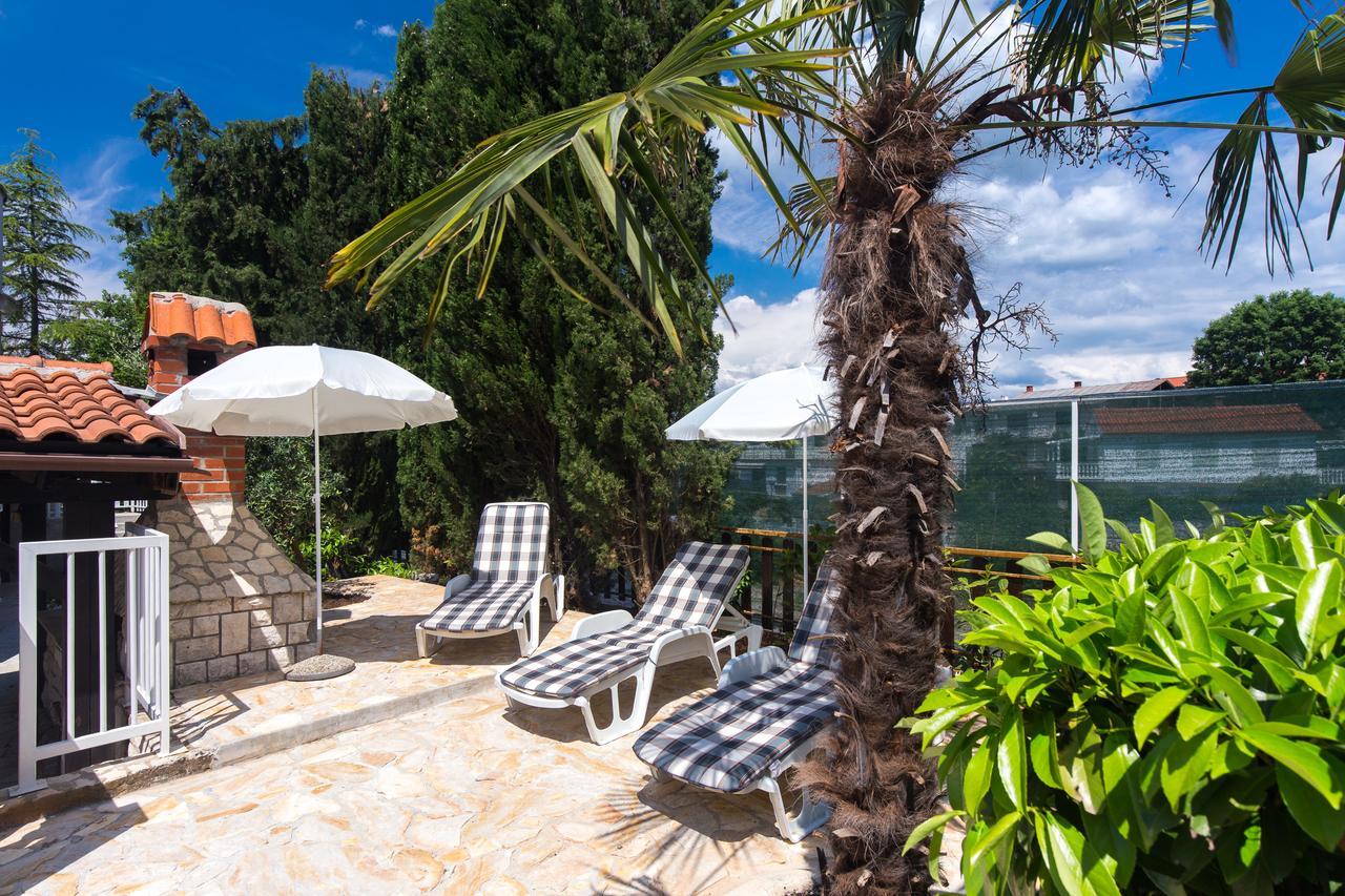 Apartments Pavic Malinska Luaran gambar